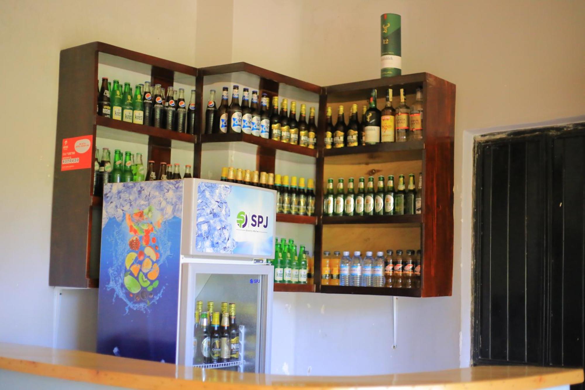 Golden Suites Hotel Entebbe Exterior photo