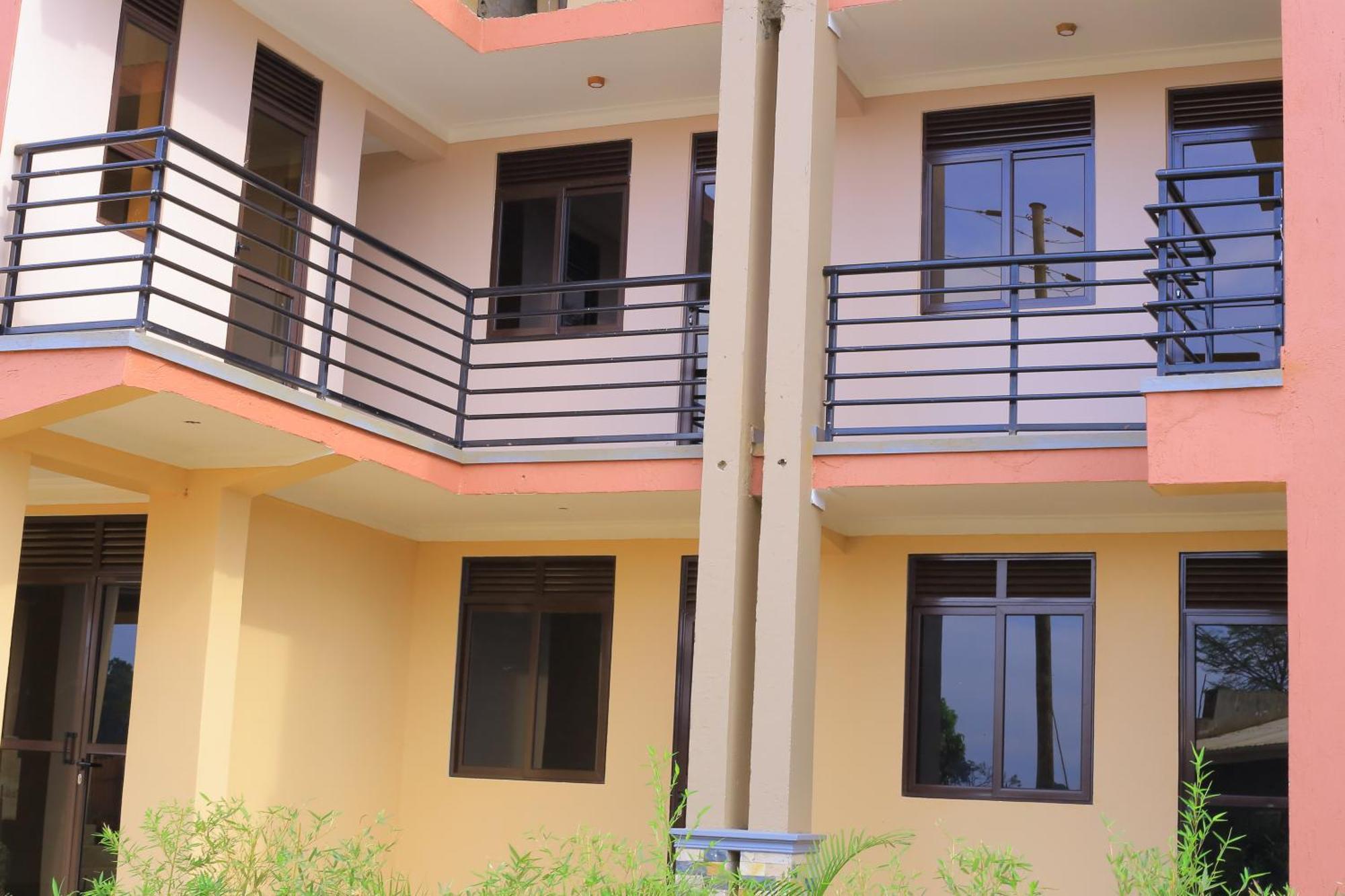 Golden Suites Hotel Entebbe Exterior photo